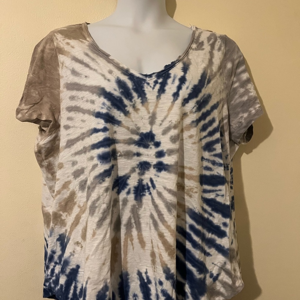 🟢NWT-Arna York Blue/Gray/White Tie-Dye top. 100% cotton.